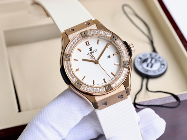 ウブロコピー時計背面デザイン